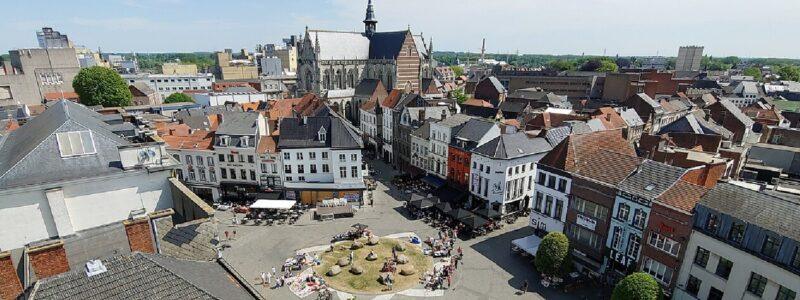 Avondzicht op de Grote Markt van Aalst